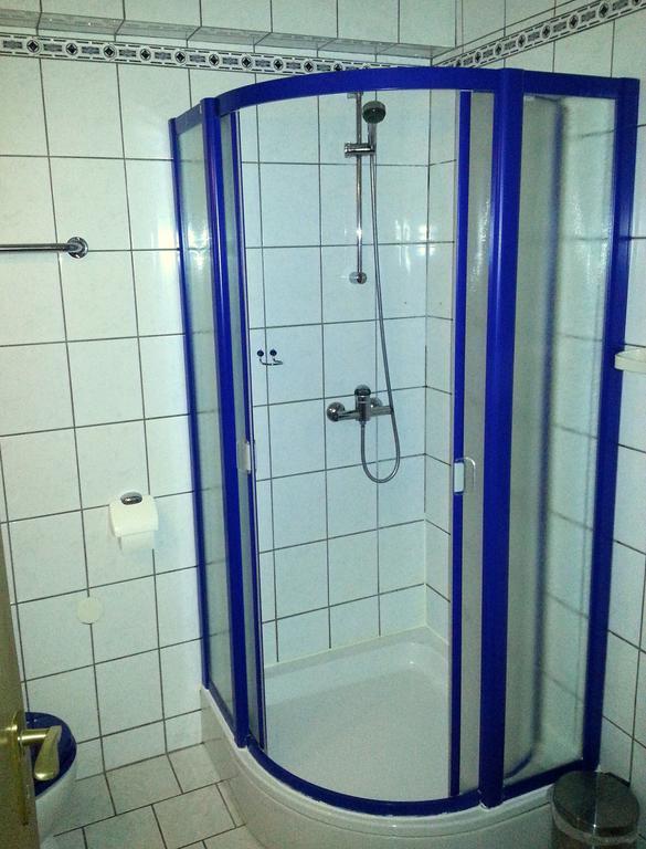 Gästehaus am Heuss-Platz Erlangen Zimmer foto