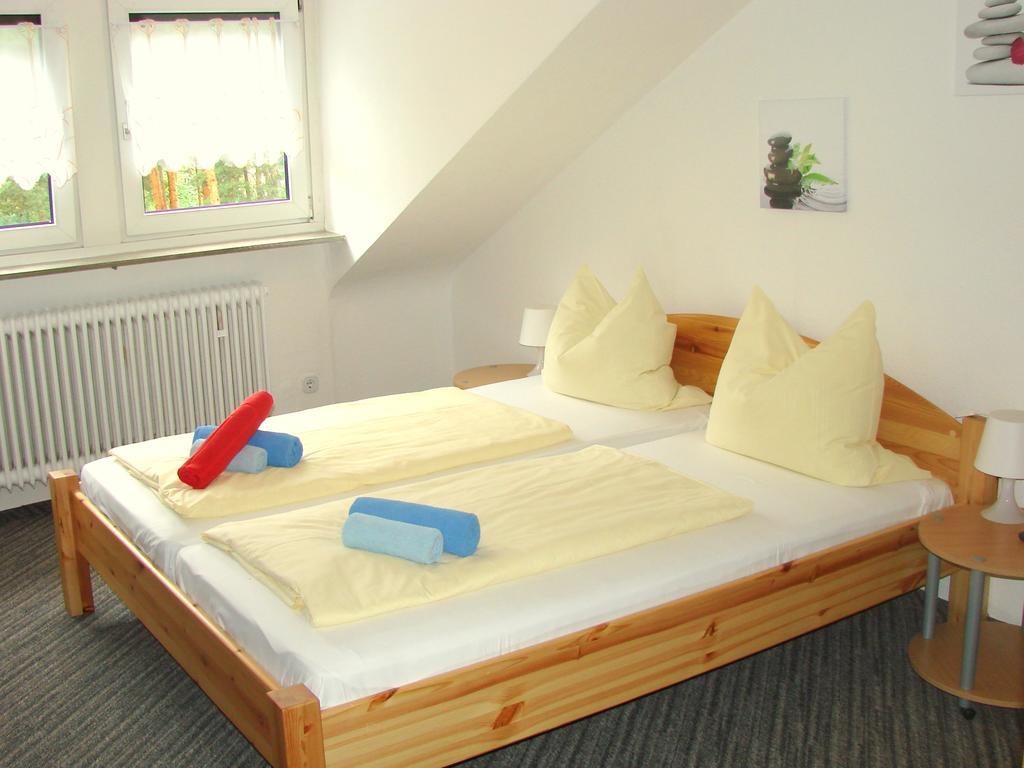 Gästehaus am Heuss-Platz Erlangen Zimmer foto