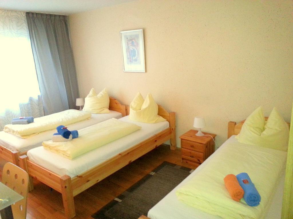 Gästehaus am Heuss-Platz Erlangen Zimmer foto